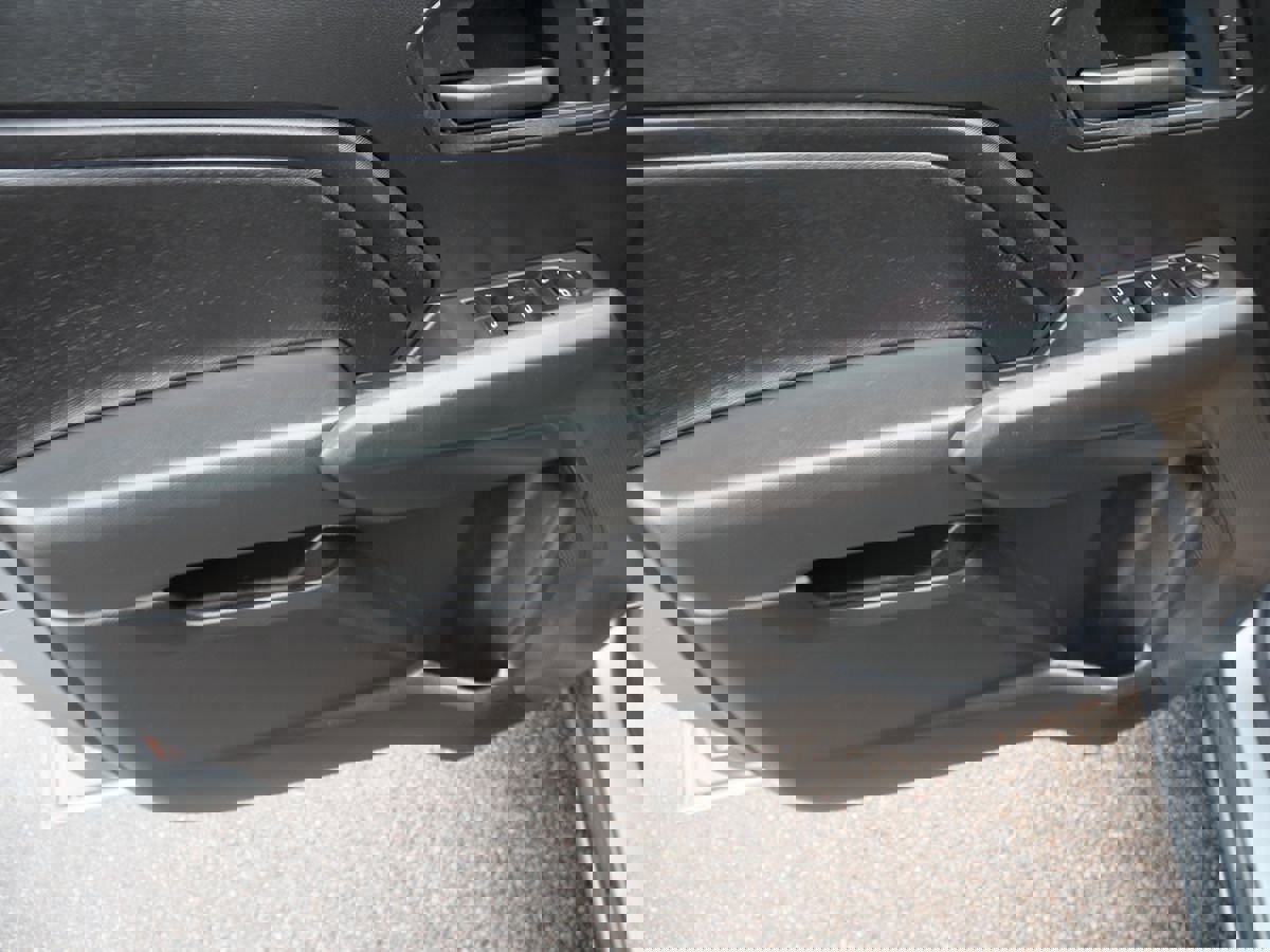 Used 2023 Chevrolet Colorado W/T image 16