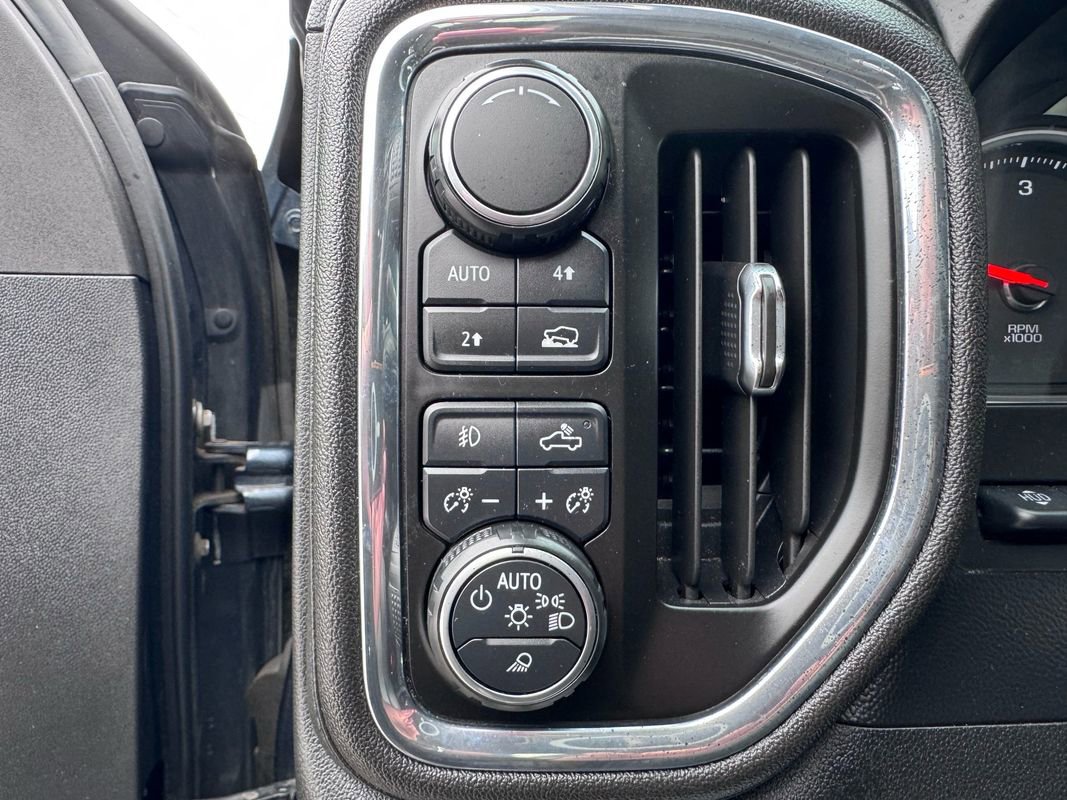 Used 2019 Chevrolet Silverado 1500 LTZ image 13