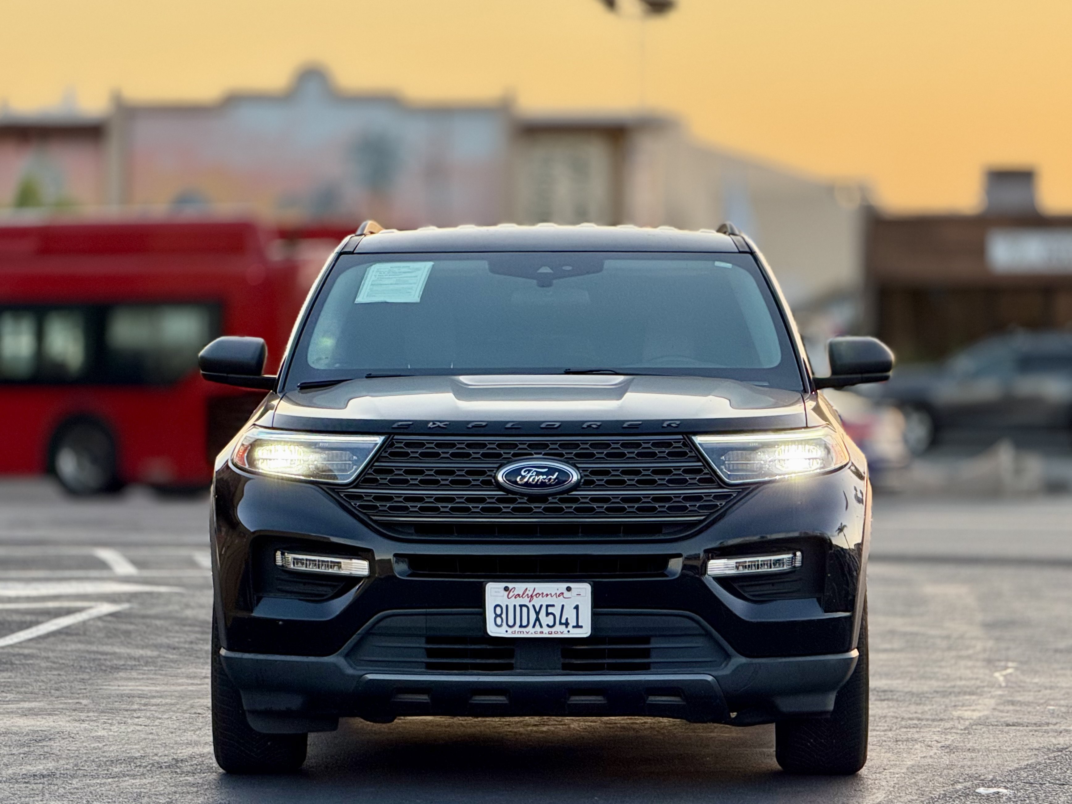Used 2021 Ford Explorer XLT w/ Equipment Group 202A RWD image 4