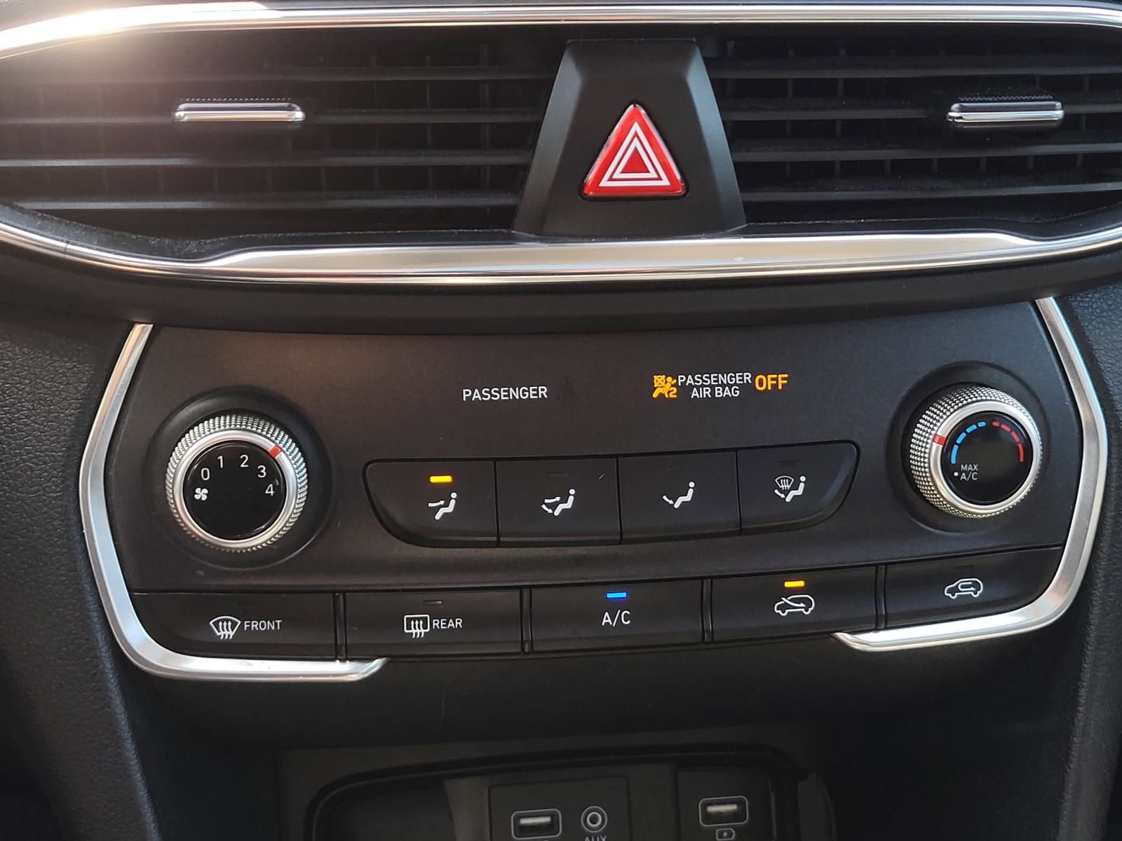 Used 2020 Hyundai Santa Fe SE FWD image 24