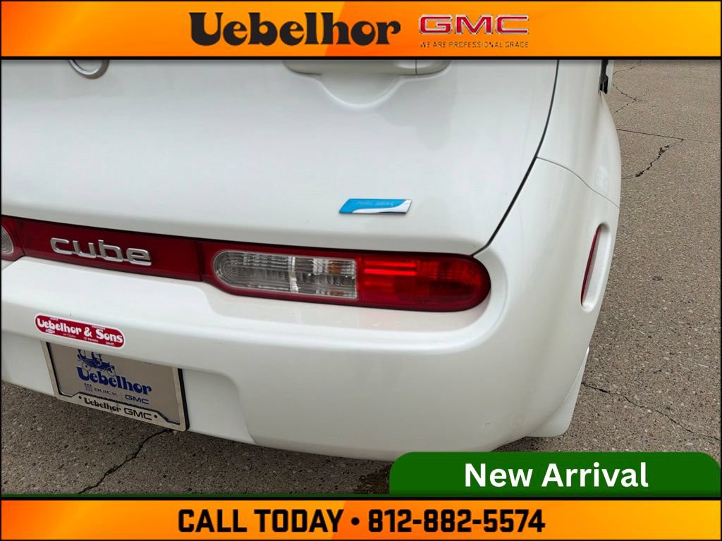 Used 2013 Nissan Cube 1.8 S w/ Interior Designer Pkg FWD image 8