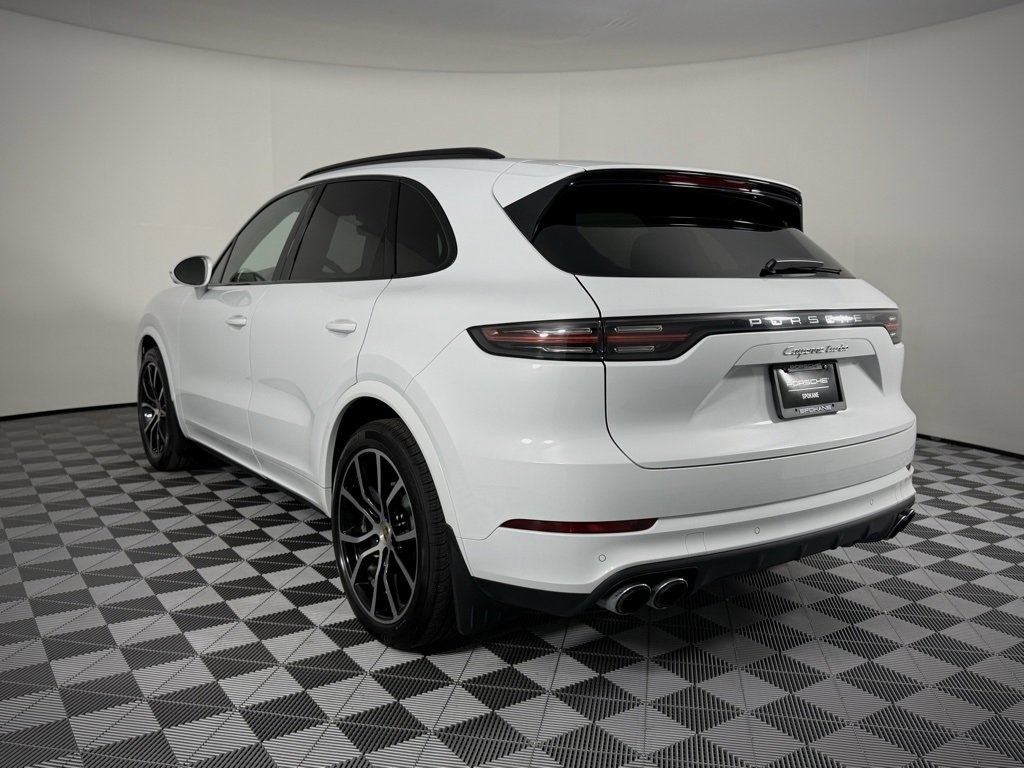 Used 2022 Porsche Cayenne Turbo image 3