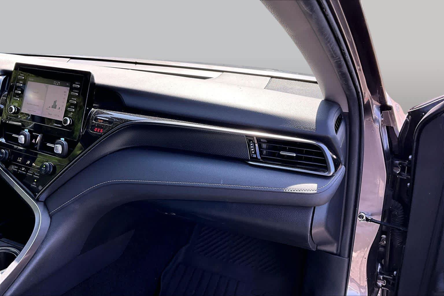 Used 2021 Toyota Camry SE FWD image 18