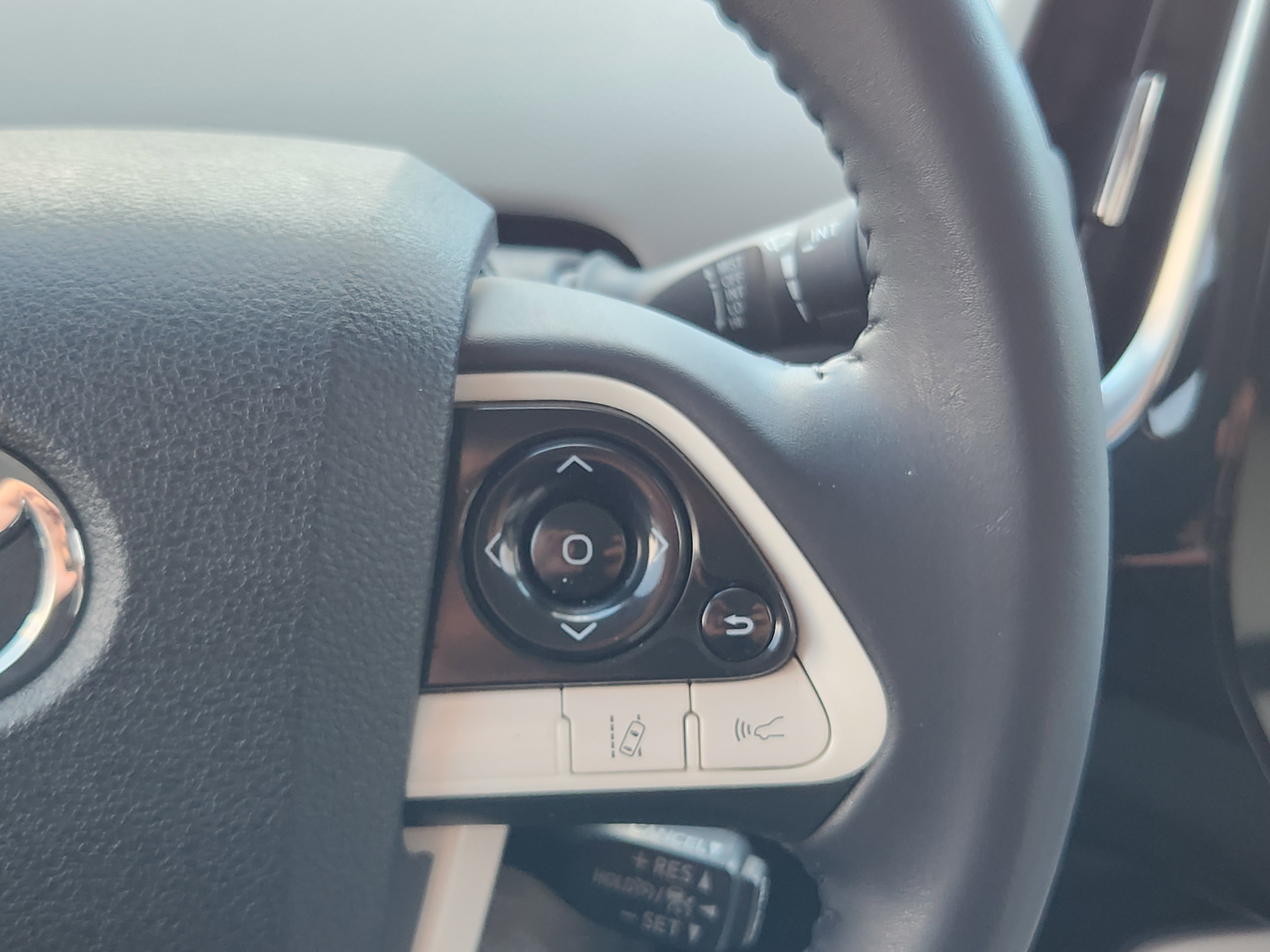 Used 2018 Toyota Prius Prime Premium image 29