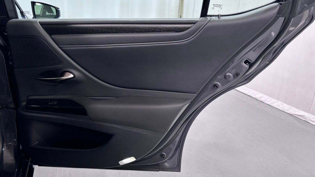 Used 2023 Lexus ES 350 Luxury w/ Accessory Package (Z1) image 26