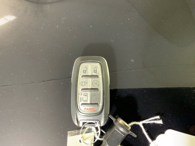 Used 2024 Chrysler Pacifica Pinnacle AWD/4WD image 47