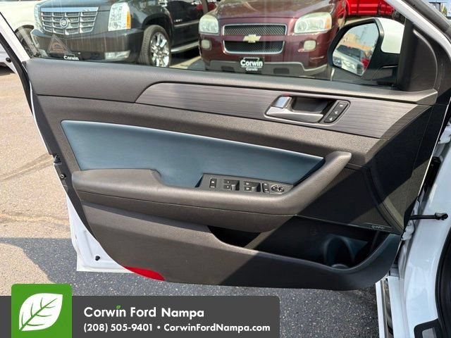 Used 2019 Hyundai Sonata Limited FWD image 12