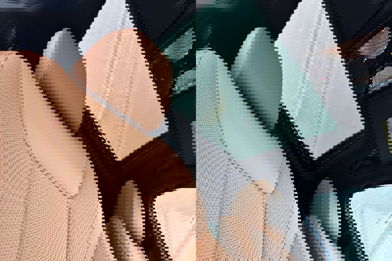 Used 2023 BMW 330i Sedan w/ Premium Package image 16