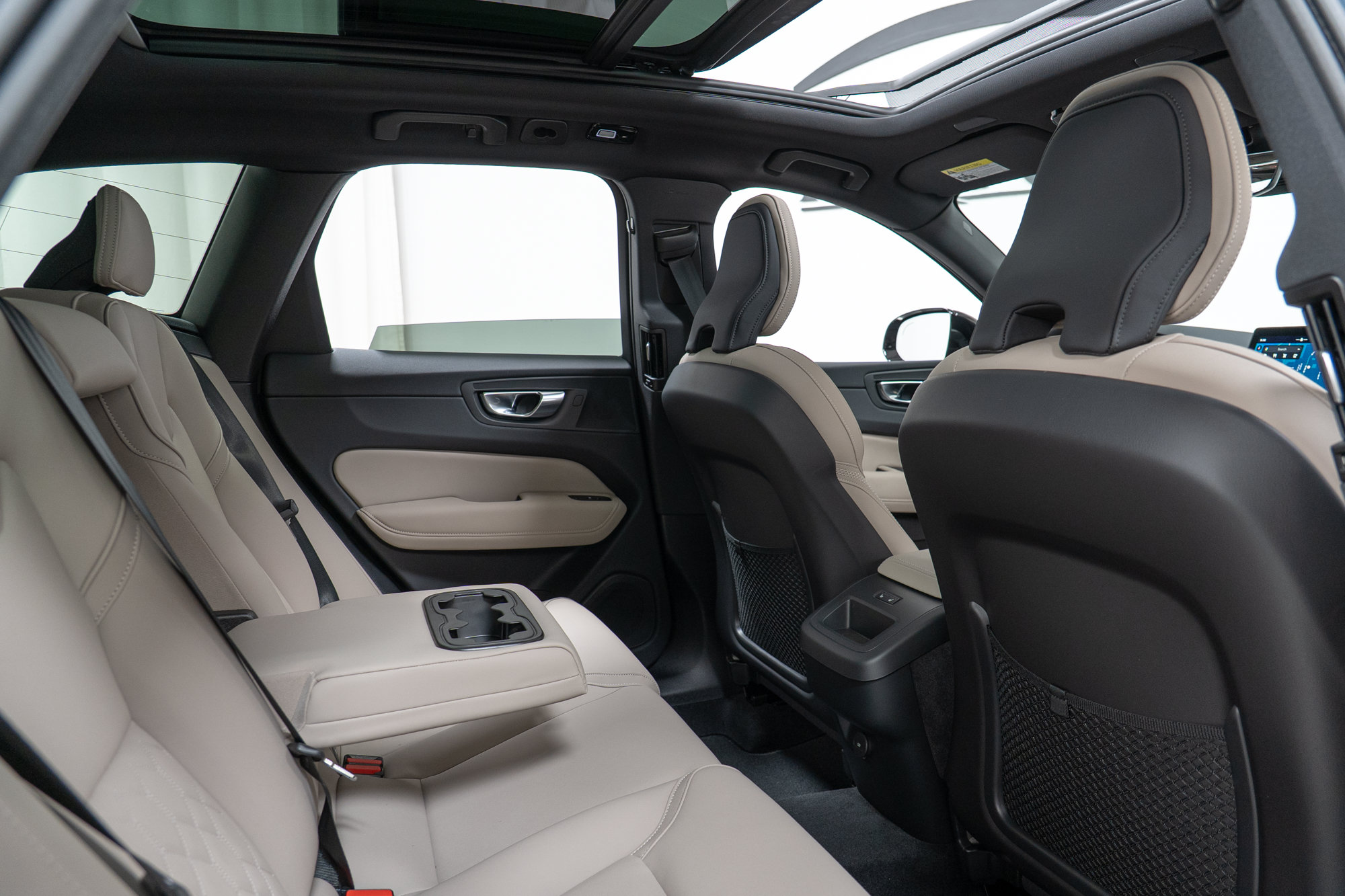 New 2027 Volvo XC60 B5 Core AWD/4WD image 23