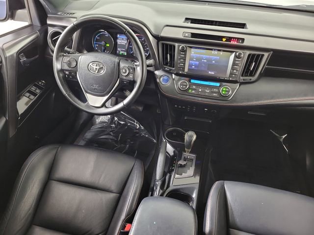 Used 2018 Toyota RAV4 SE image 15