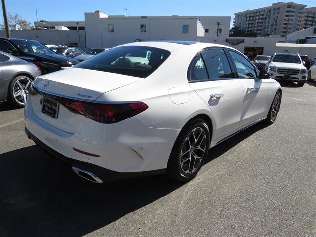 Used 2025 Mercedes-Benz E 350 4MATIC Sedan image 4