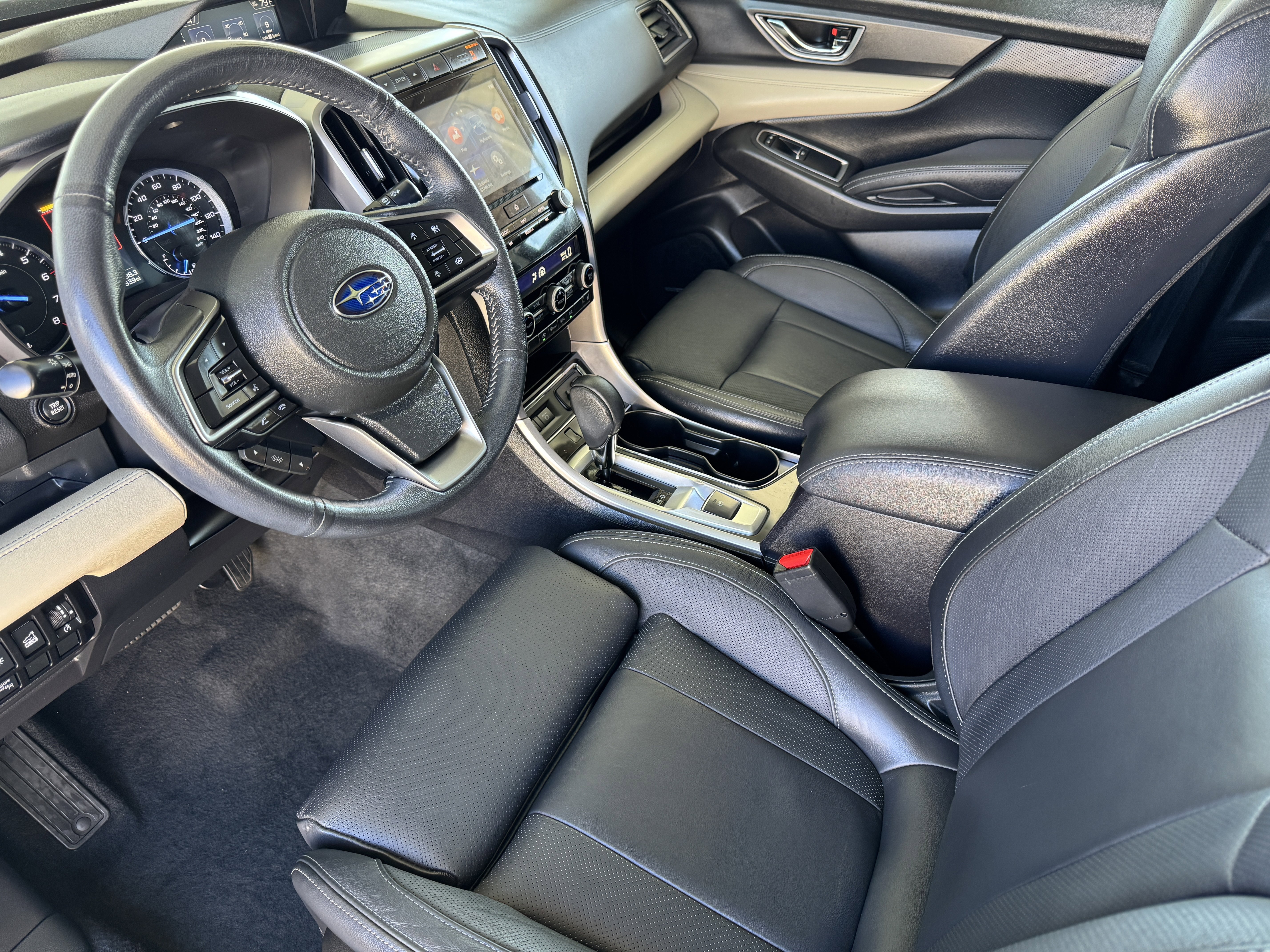 Used 2022 Subaru Ascent Limited w/ Technology Package image 9