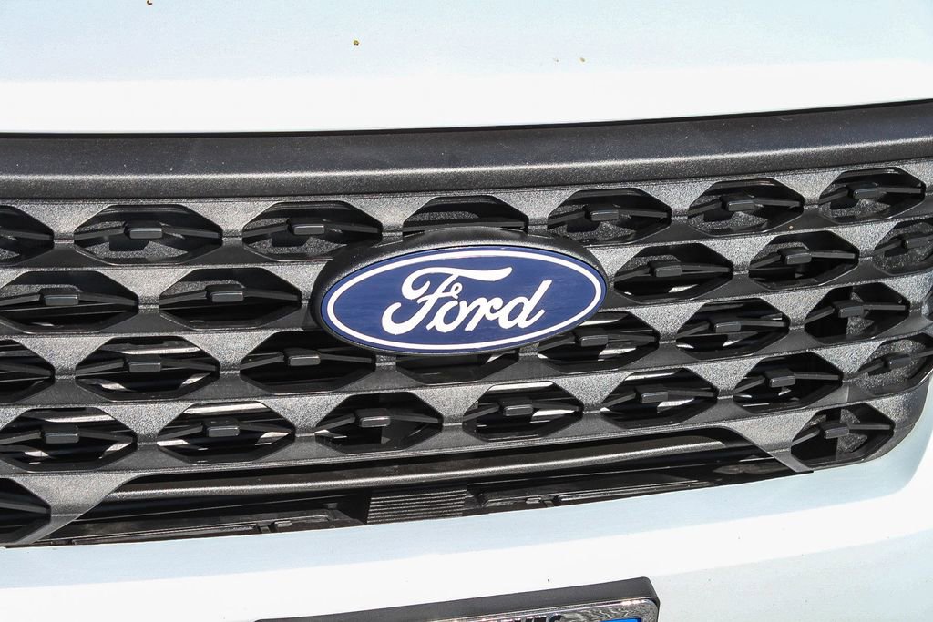 Used 2025 Ford Maverick XL w/ Equipment Group 102A image 6