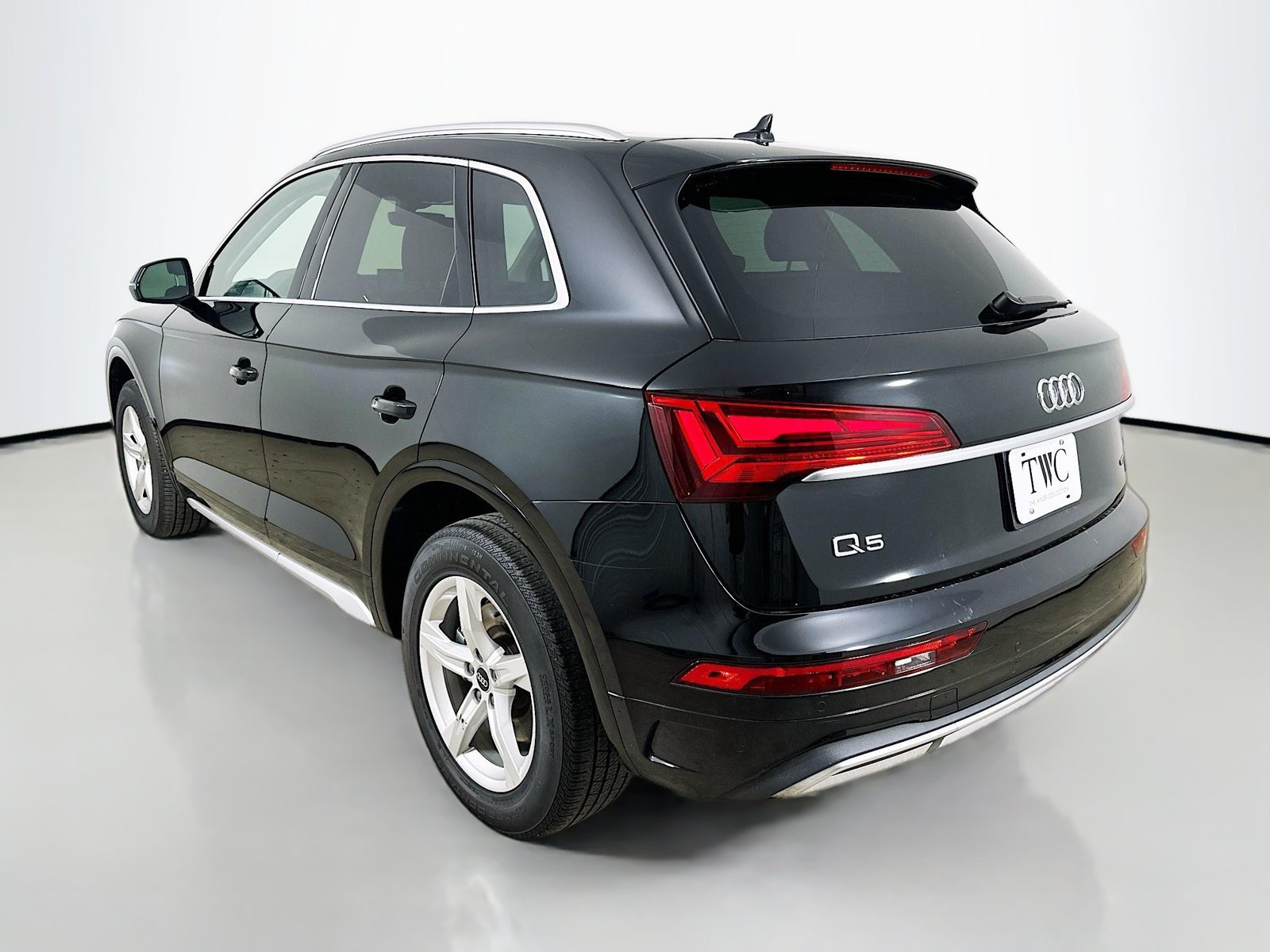 Certified 2023 Audi Q5 2.0T Premium w/ Convenience Package AWD/4WD image 7