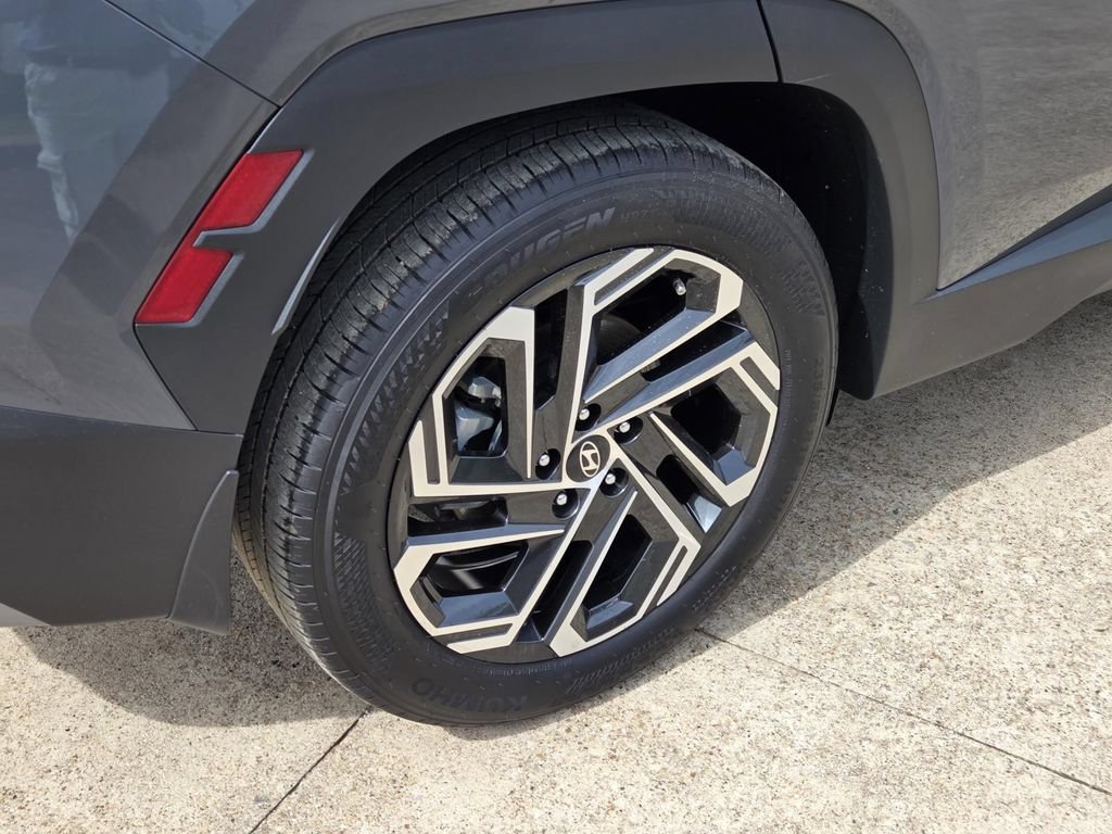 Certified 2026 Hyundai Tucson Limited FWD image 7