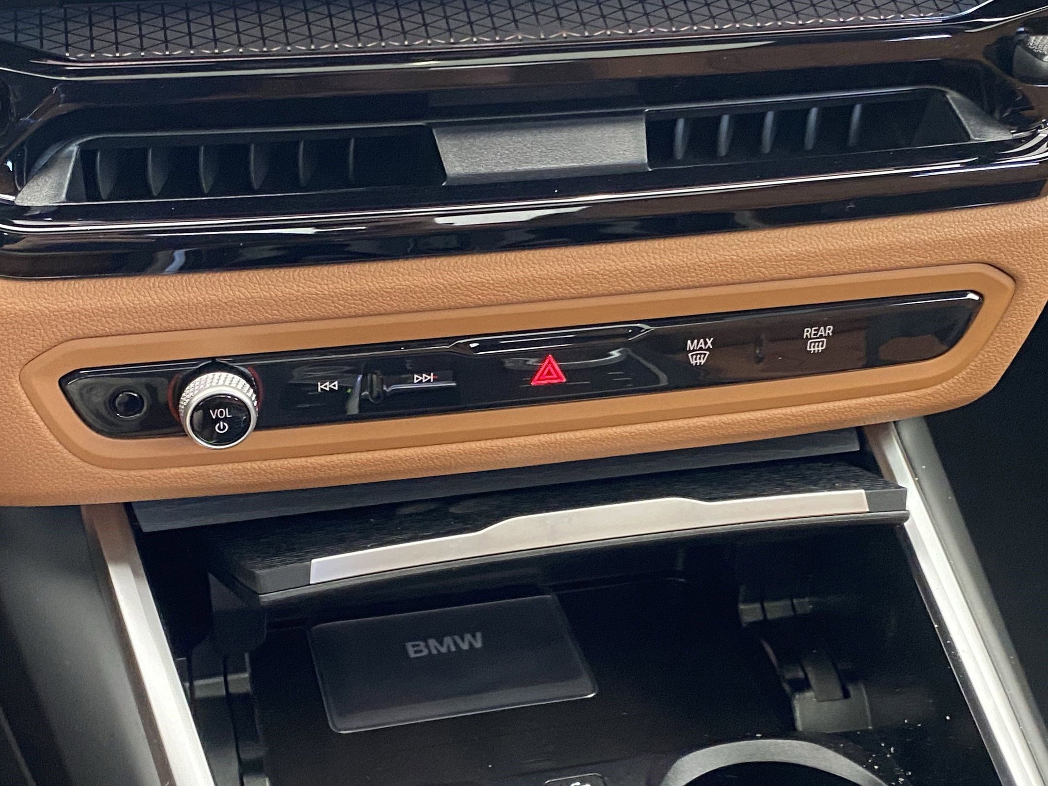 Used 2025 BMW 330i xDrive Sedan w/ Convenience Package image 25