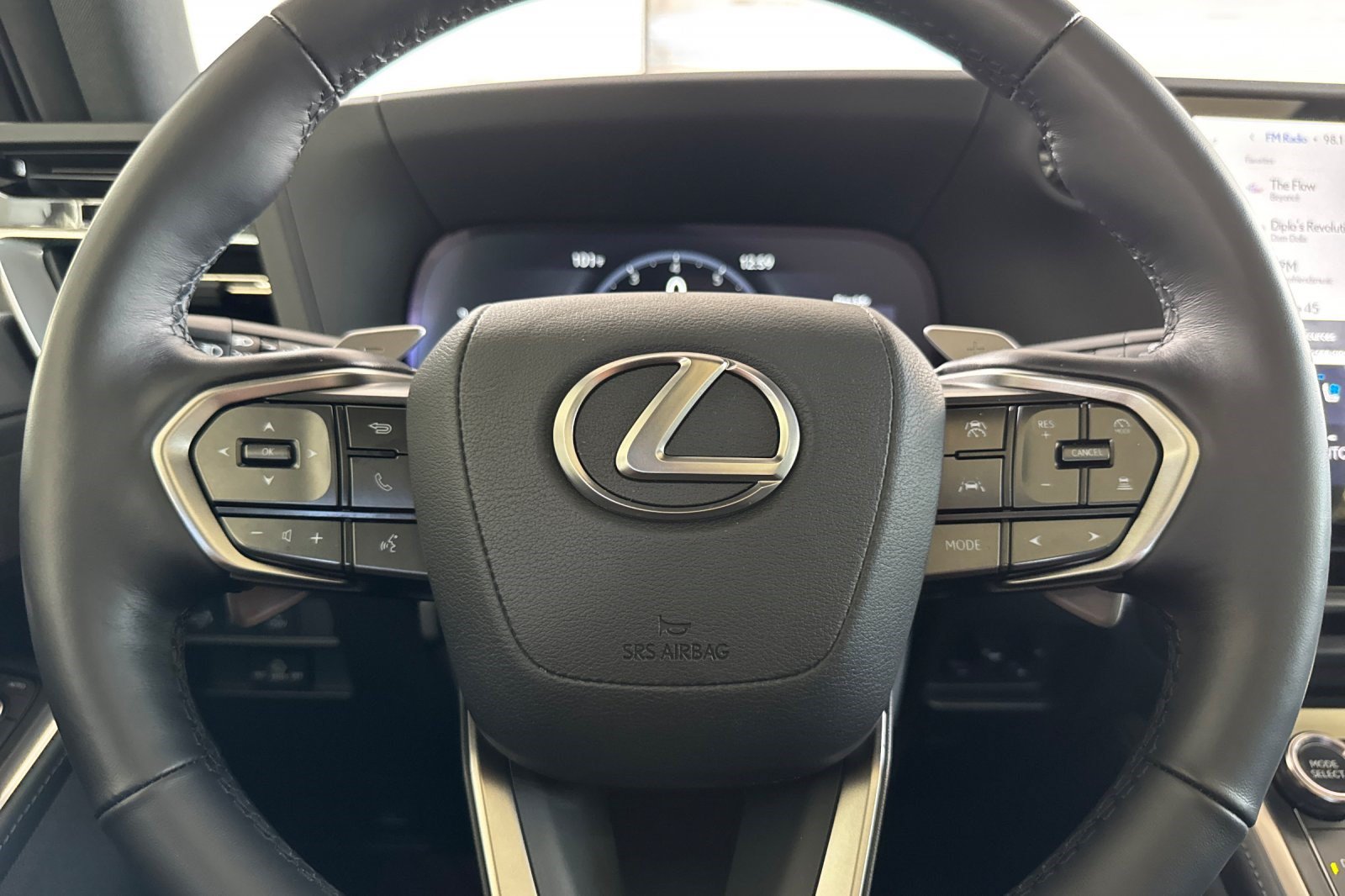Certified 2024 Lexus GX 550 w/ Accessory Package (Z1) AWD/4WD image 31