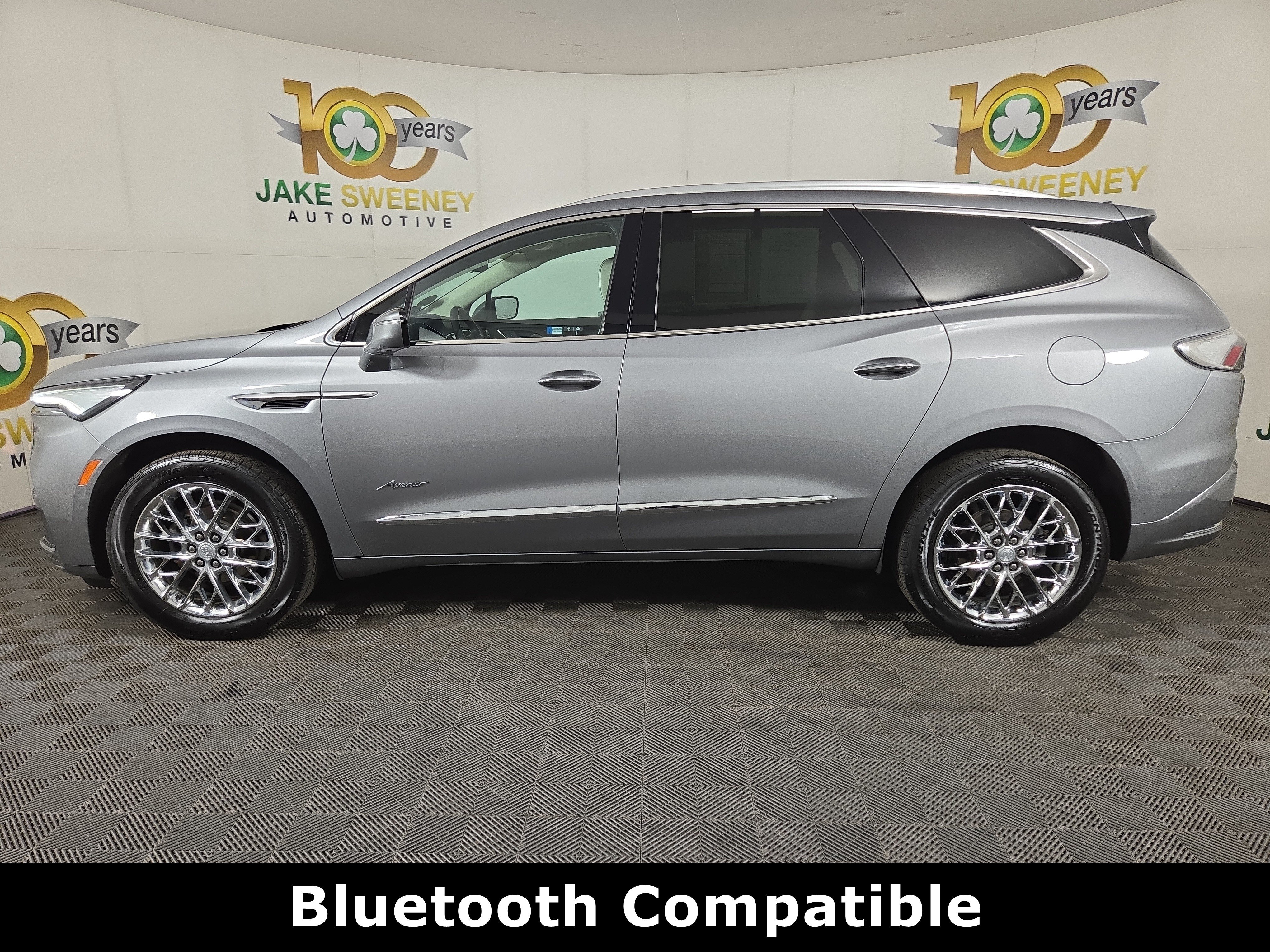 Certified 2023 Buick Enclave Avenir w/ Avenir Technology Package AWD/4WD image 4