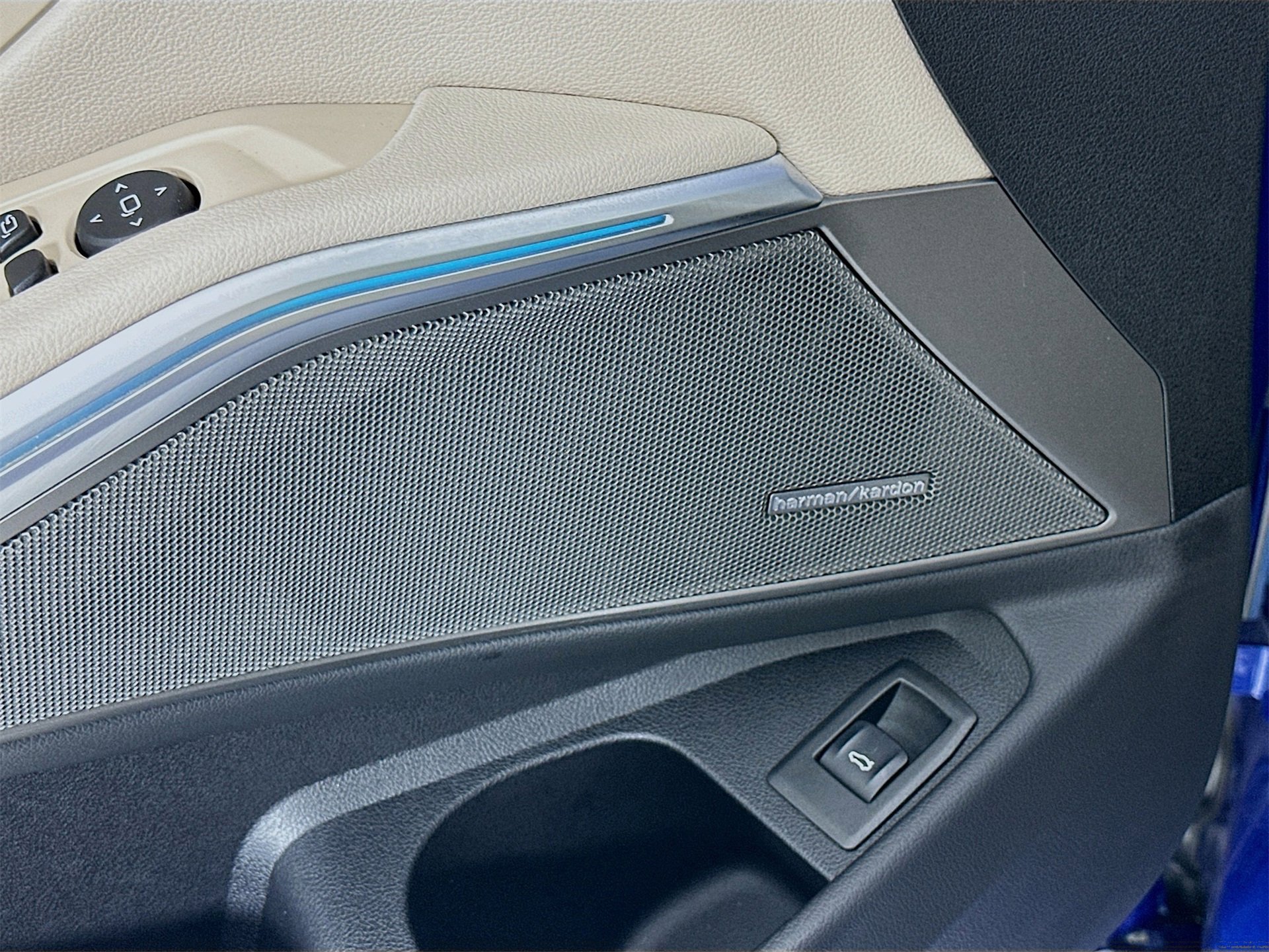 Used 2025 BMW M340i xDrive w/ Premium Package image 20