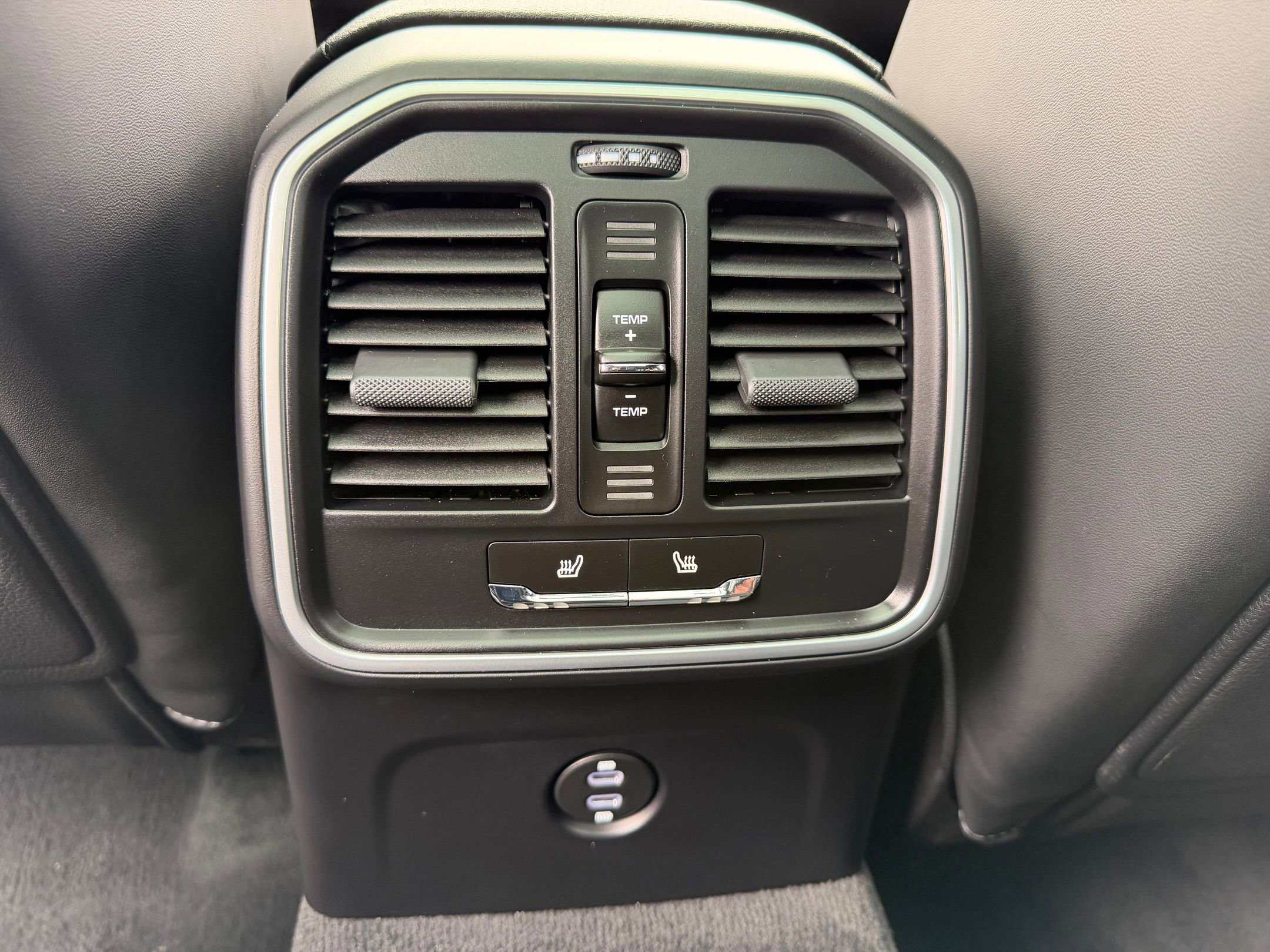 Certified 2026 Porsche Macan image 22