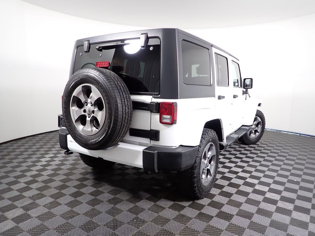 Used 2016 Jeep Wrangler Unlimited Sahara w/ Connectivity Group AWD/4WD image 16