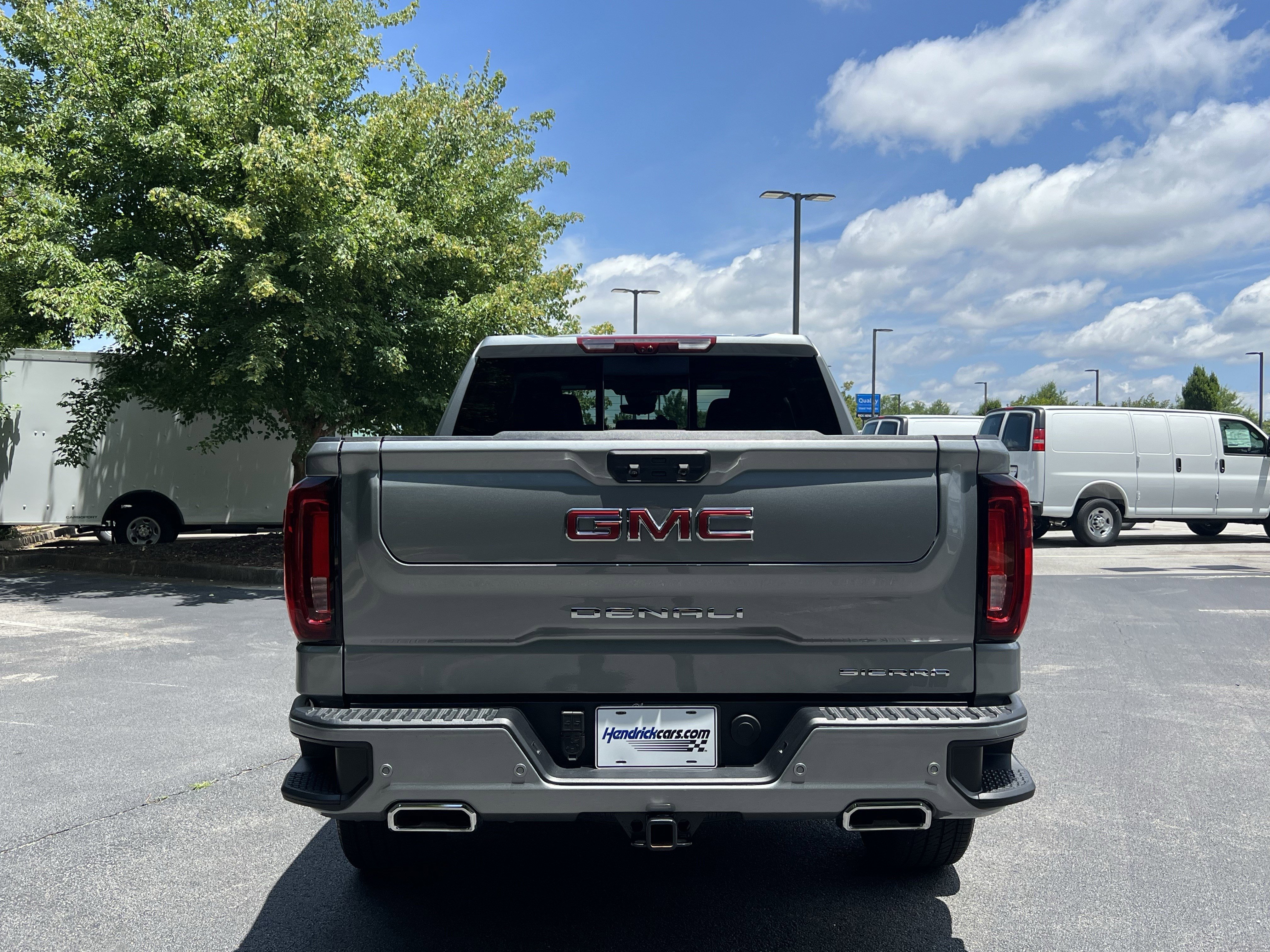 Used 2025 GMC Sierra 1500 Denali w/ Denali Reserve Package AWD/4WD image 8