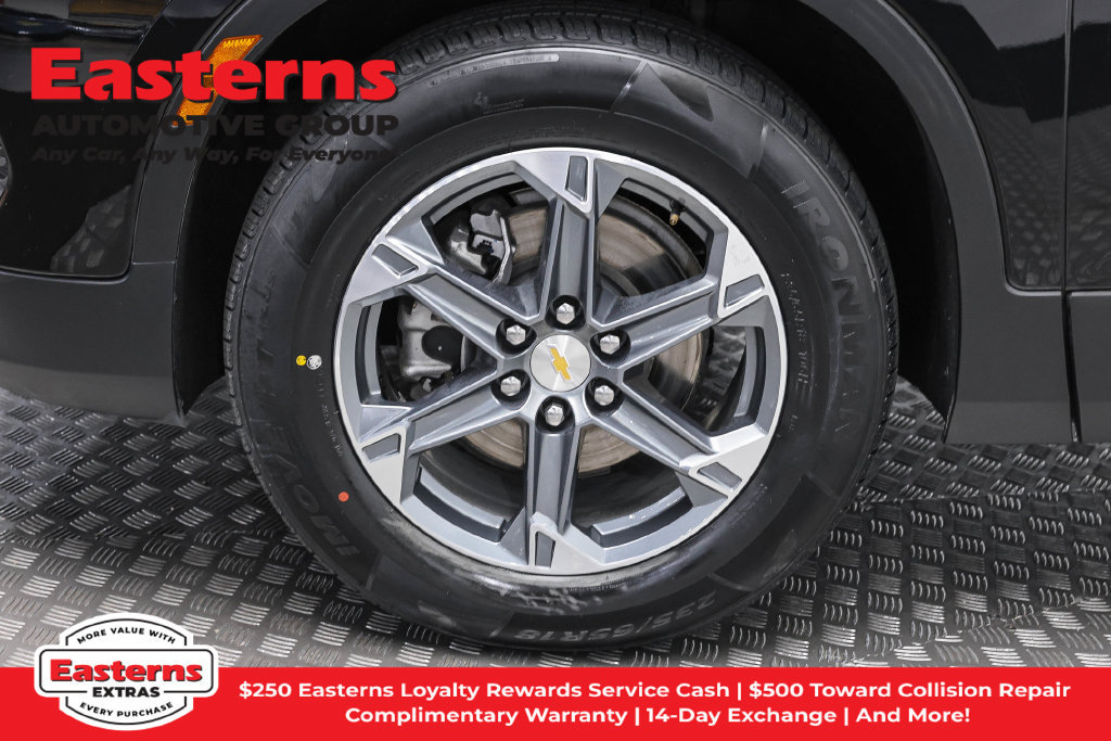 Used 2025 Chevrolet Blazer LT FWD image 34
