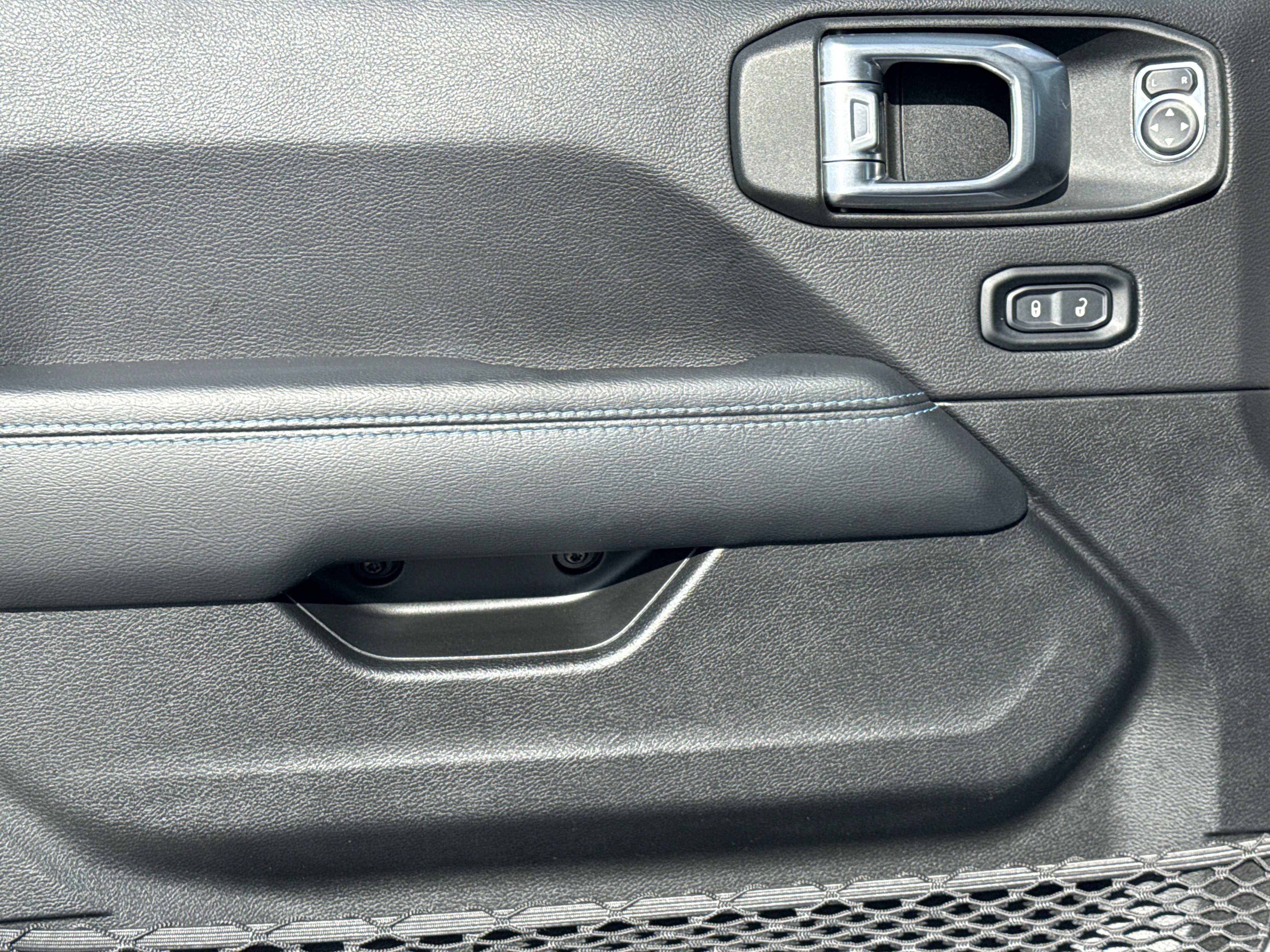 Used 2022 Jeep Wrangler Unlimited Rubicon 4xe w/ Steel Bumper Group image 23