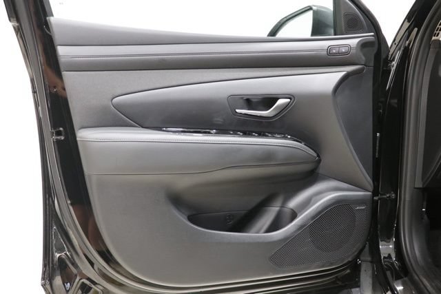 Certified 2025 Hyundai Tucson Limited AWD/4WD image 17