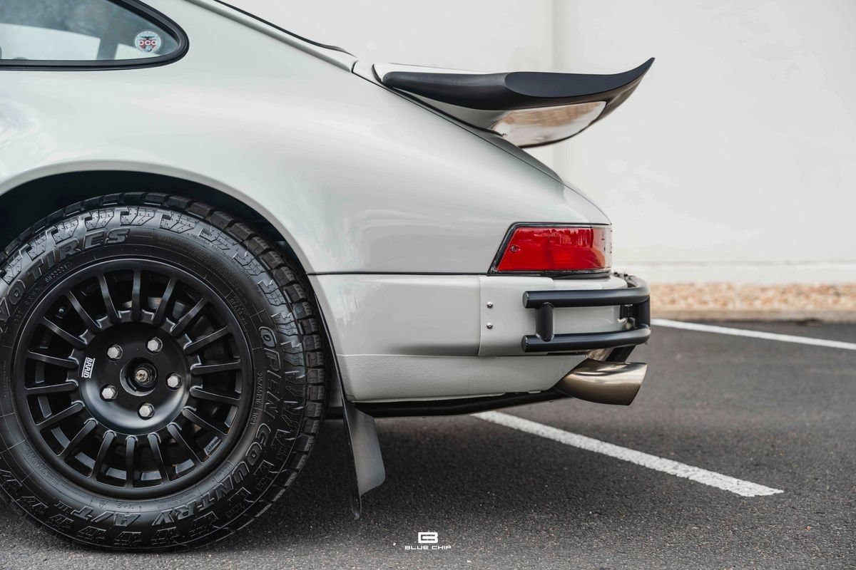 Used 1989 Porsche 911 Carrera RWD image 10