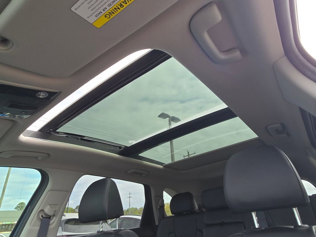 Used 2024 Kia Sorento S w/ Panoramic Sunroof Package image 13