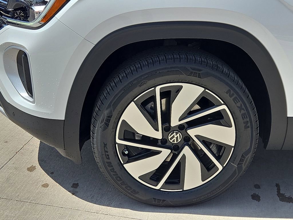 Certified 2025 Volkswagen Atlas SEL AWD/4WD image 14