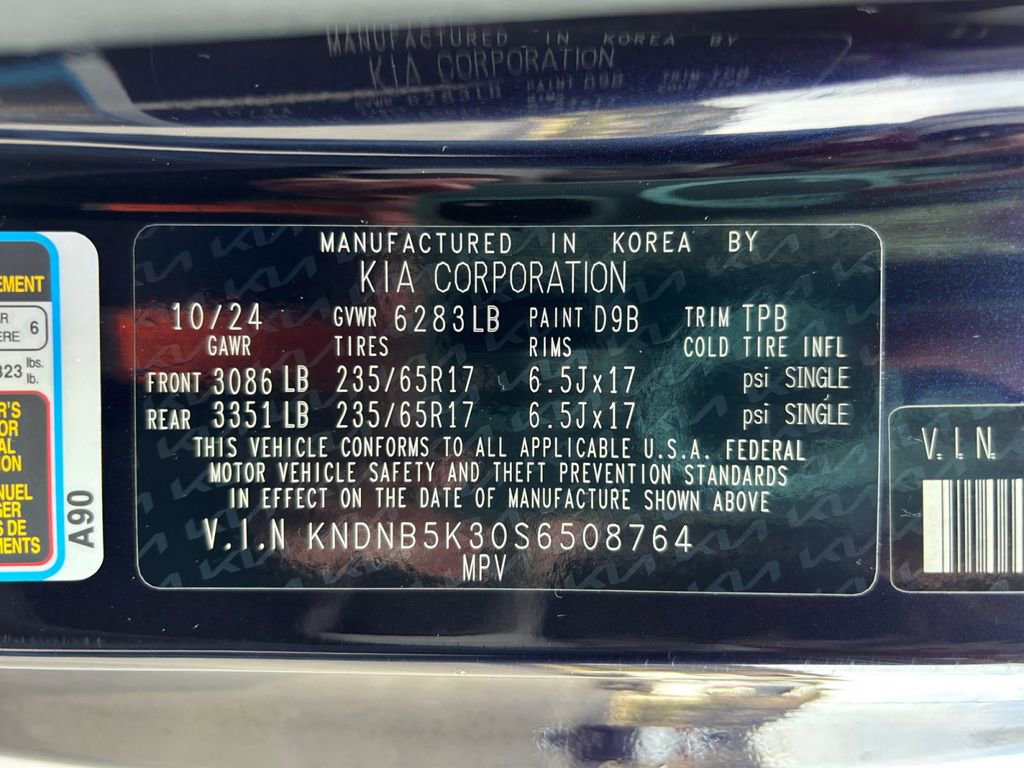 Used 2025 Kia Carnival FWD image 34