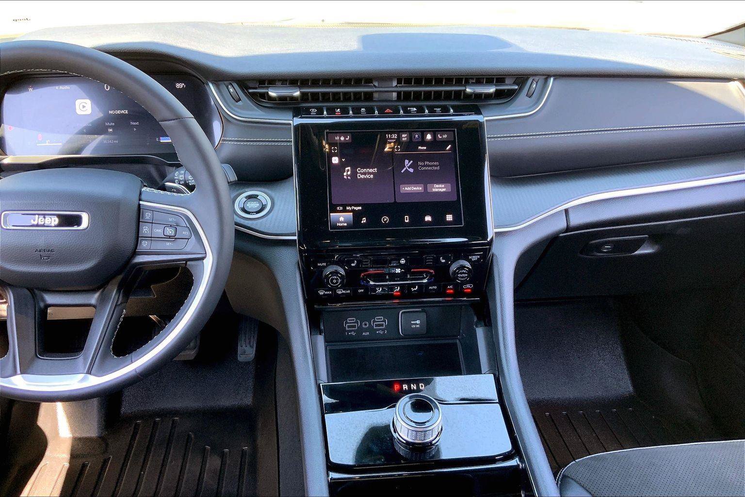 Used 2023 Jeep Grand Cherokee Altitude AWD/4WD image 6