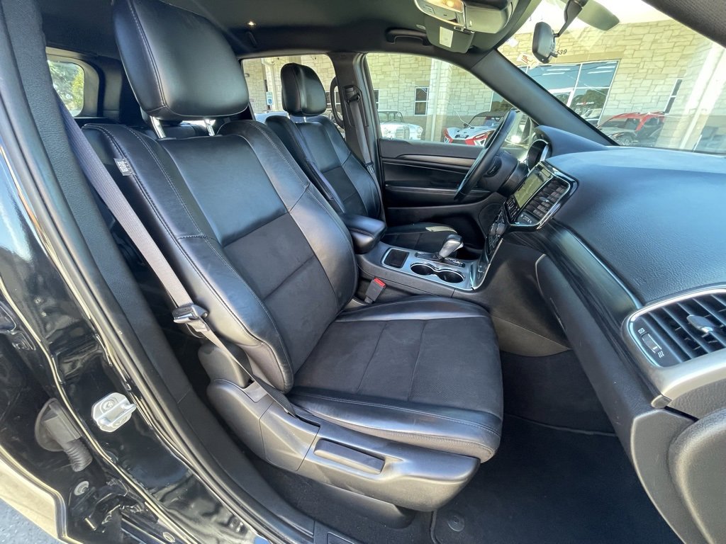 Used 2021 Jeep Grand Cherokee Laredo X image 32