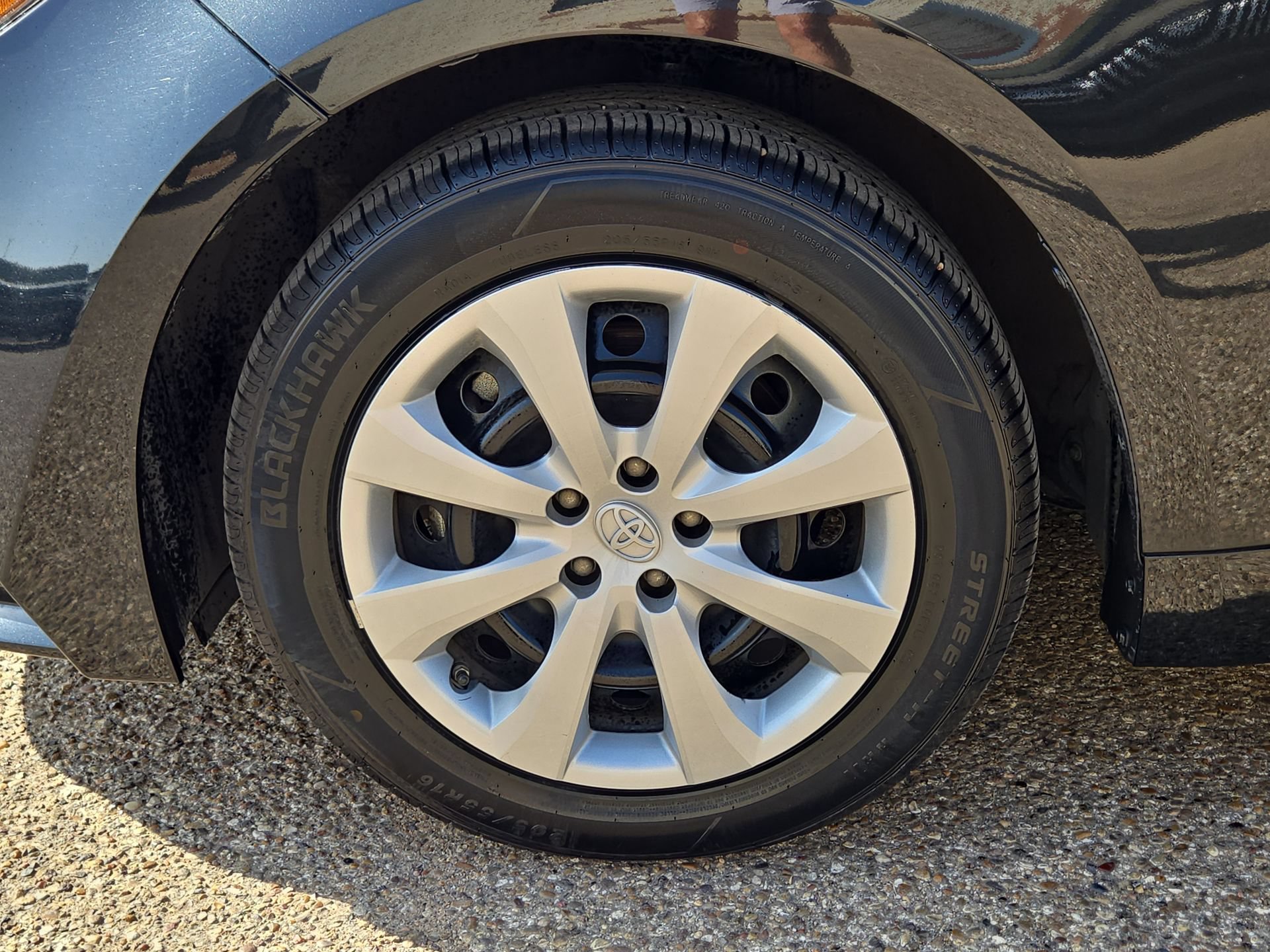 Used 2022 Toyota Corolla LE FWD image 11