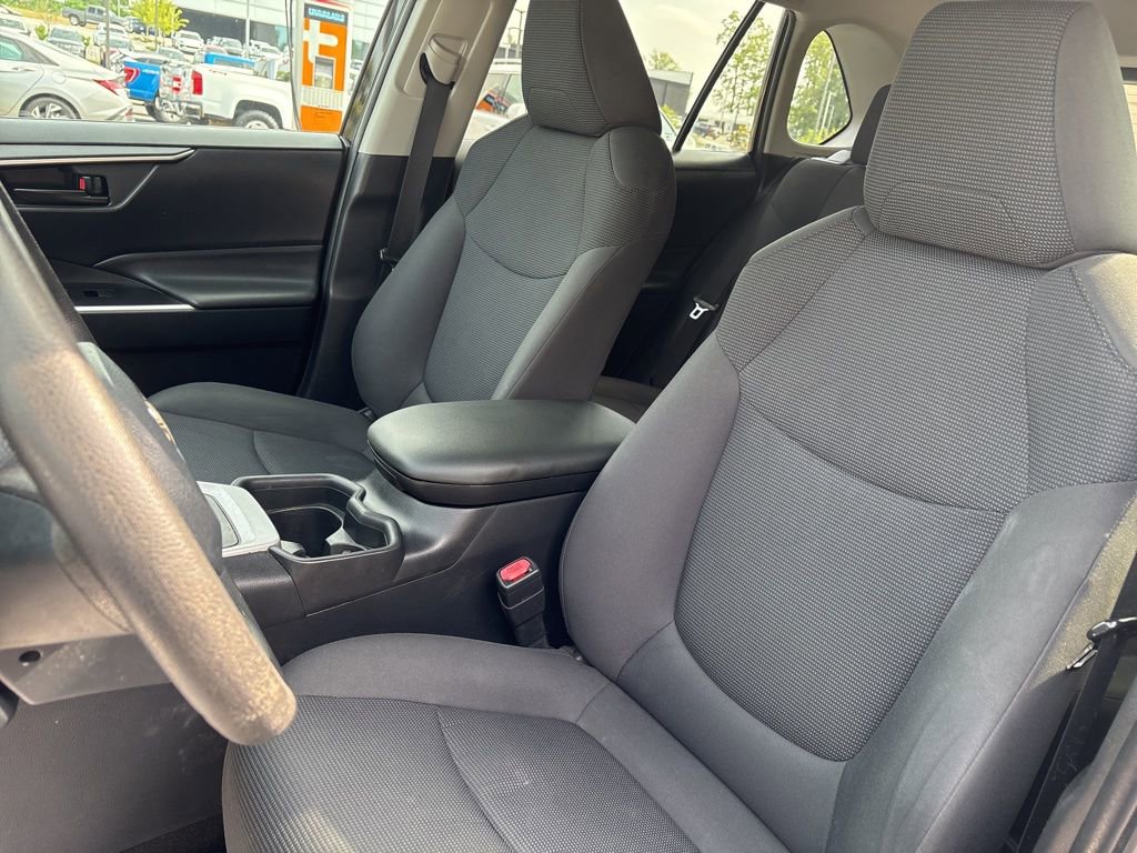 Used 2019 Toyota RAV4 LE w/ All Weather Liner Package AWD/4WD image 11