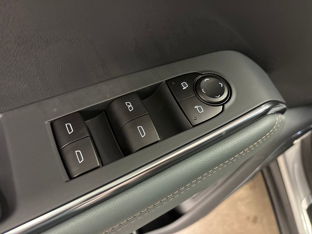 New 2026 GMC Acadia AT4 w/ LPO, Floor Liner Package image 23