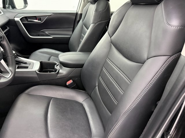 Used 2022 Toyota RAV4 XLE Premium image 28