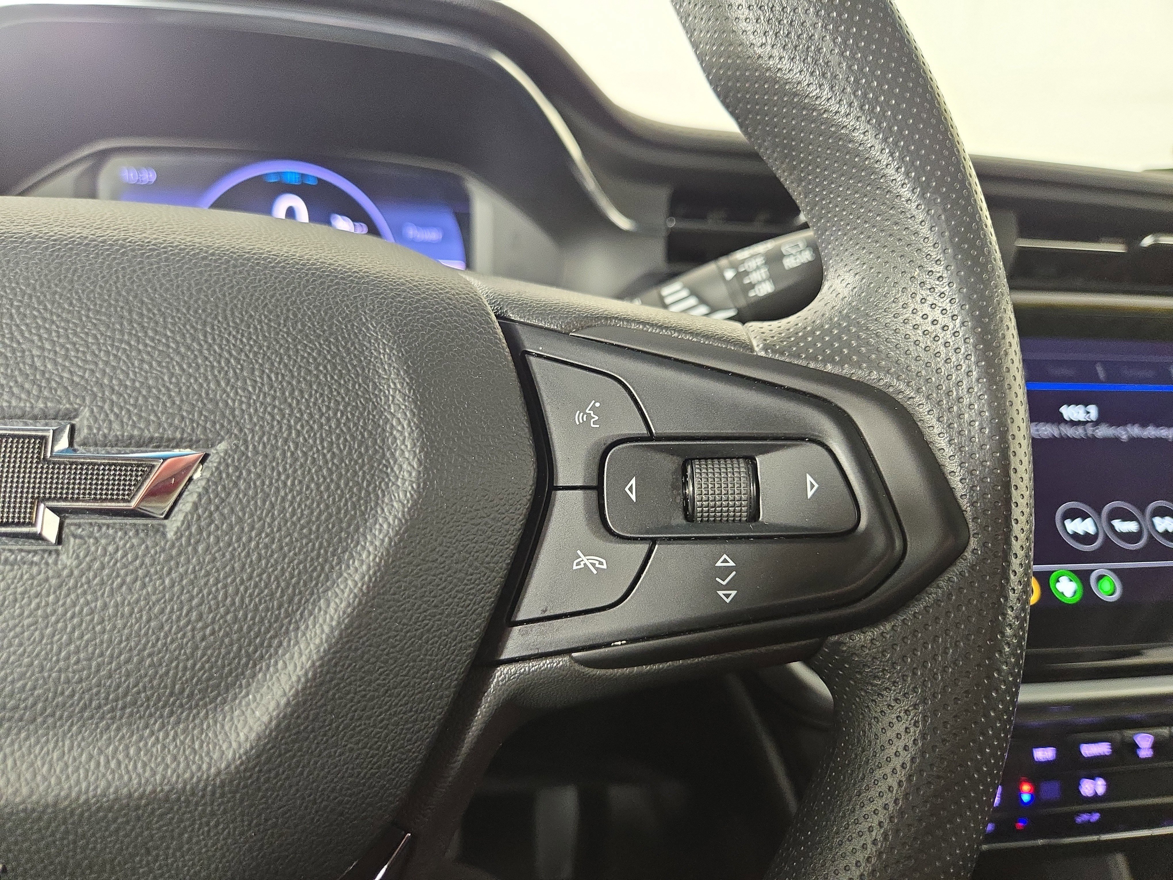 Certified 2023 Chevrolet Bolt LT w/ Driver Confidence Package image 16