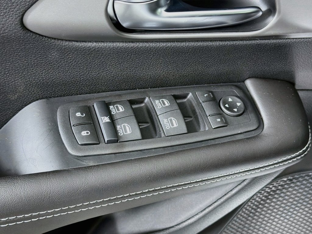 New 2027 Chrysler Pacifica LX FWD image 17
