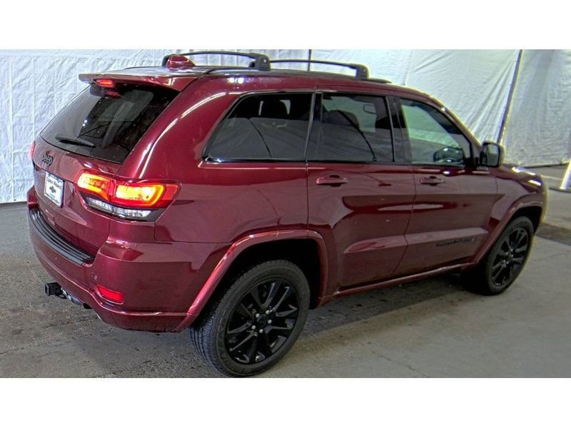 Used 2018 Jeep Grand Cherokee Altitude AWD/4WD image 5