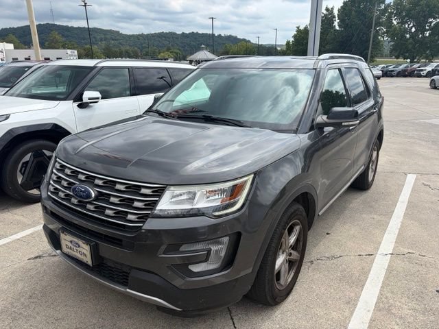 Used 2017 Ford Explorer XLT AWD/4WD image 5
