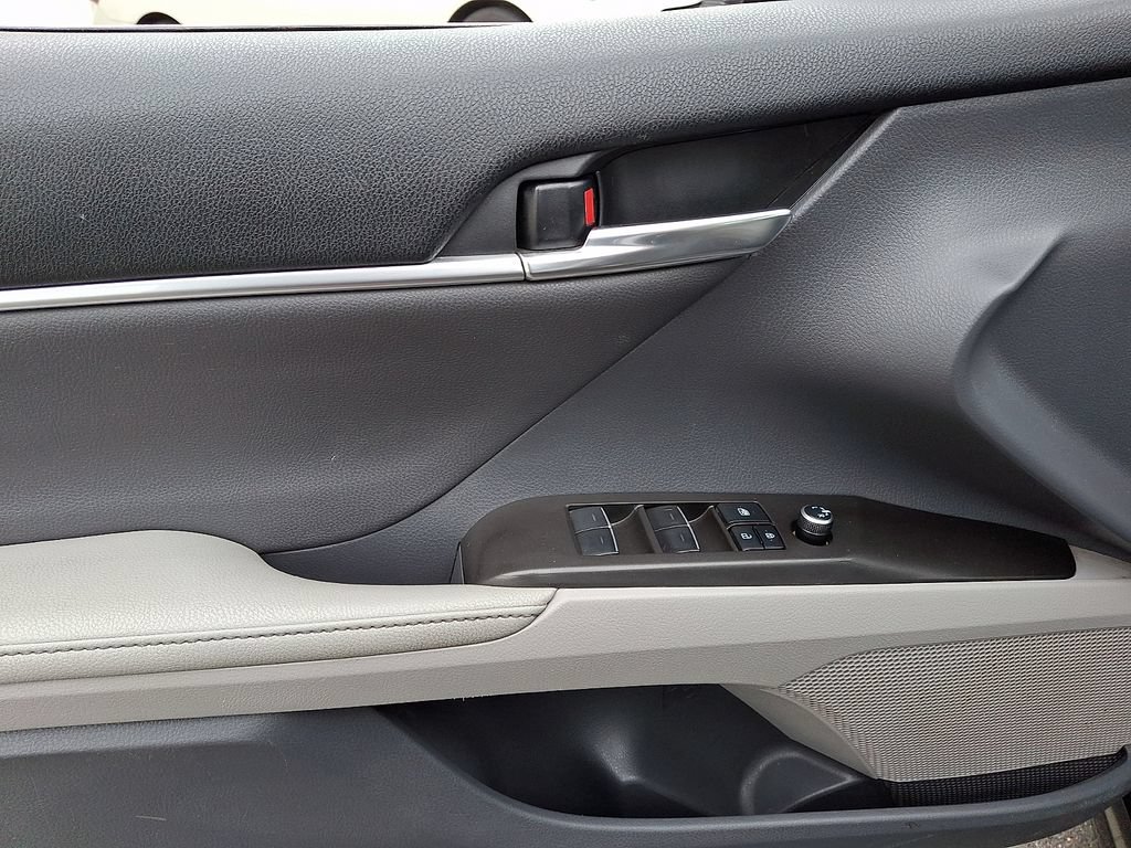Certified 2022 Toyota Camry XSE FWD image 13