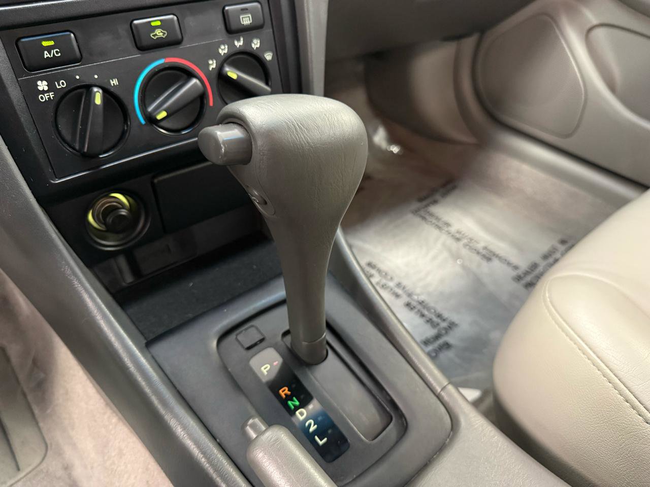 Used 2000 Toyota Camry CE FWD image 29