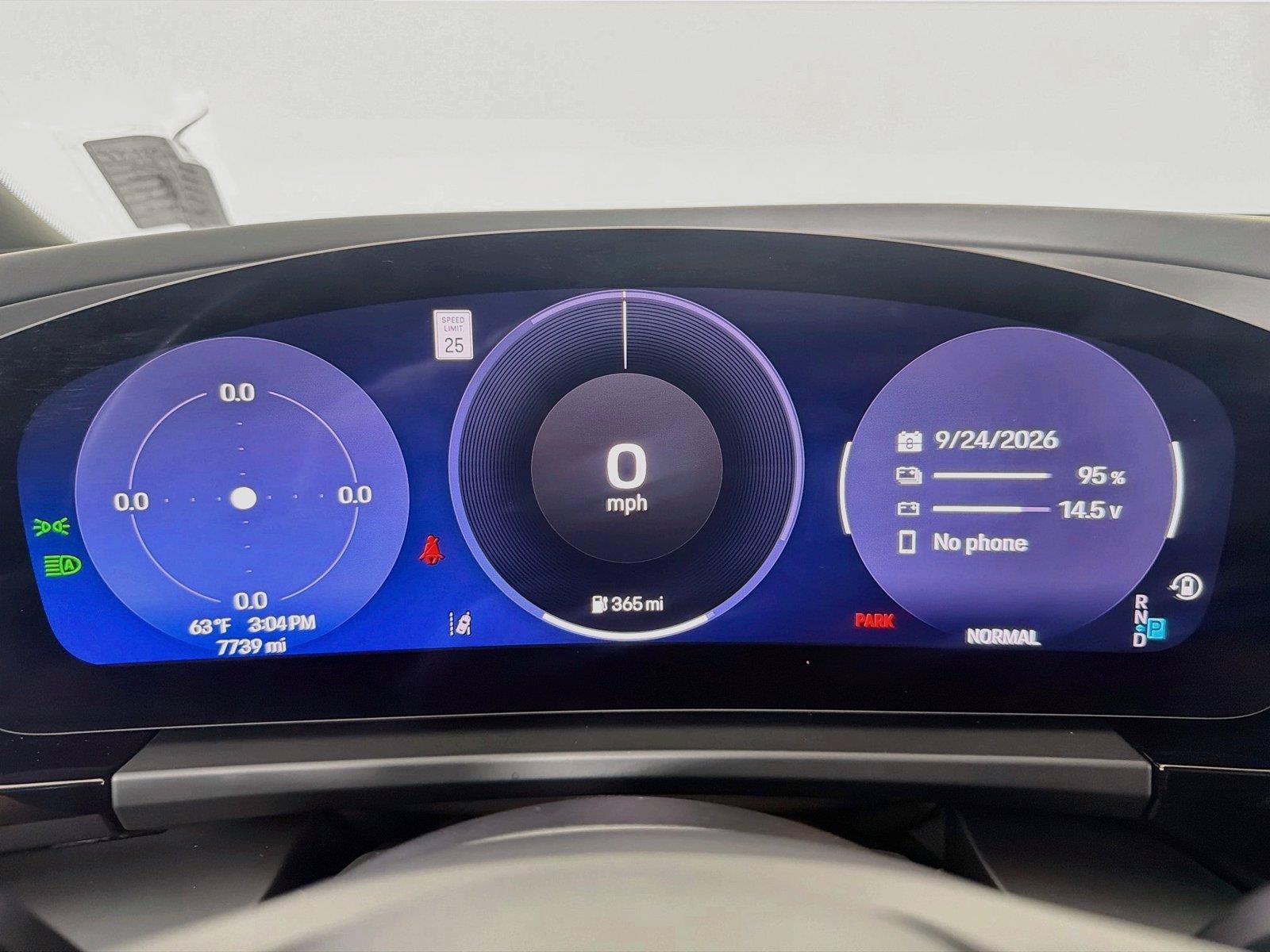Certified 2025 Porsche Macan 4S Electric AWD/4WD image 15