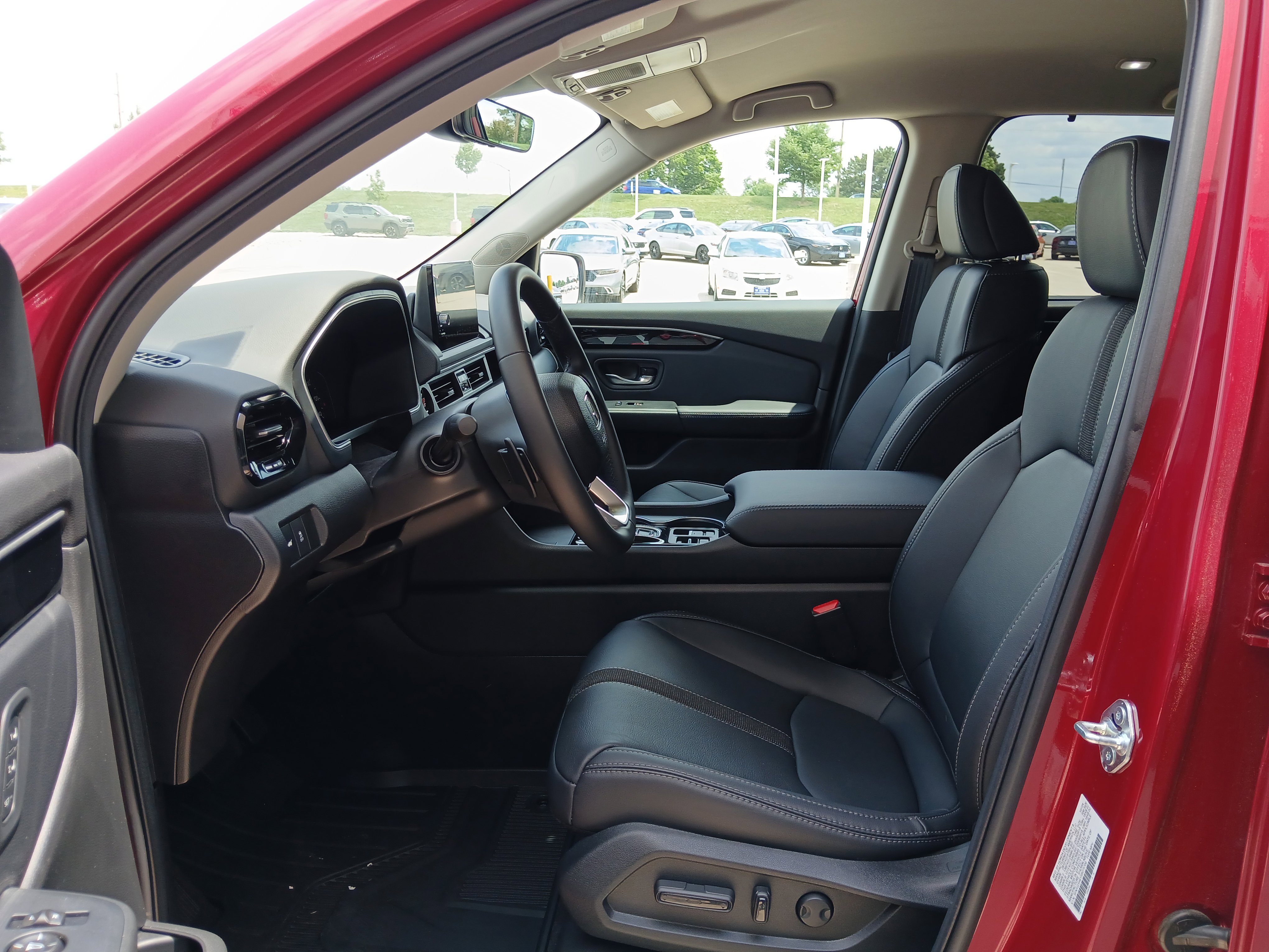 Used 2025 Honda Pilot EX-L image 8