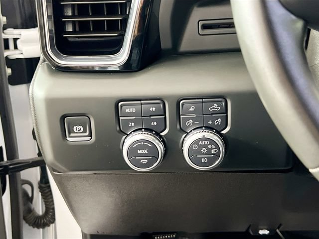 Used 2025 GMC Sierra 3500 Denali AWD/4WD image 19