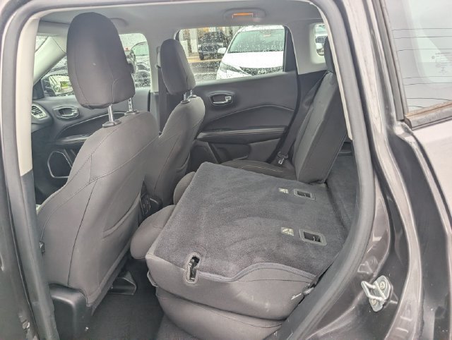 Used 2019 Jeep Compass Sport w/ Tech Group AWD/4WD image 9