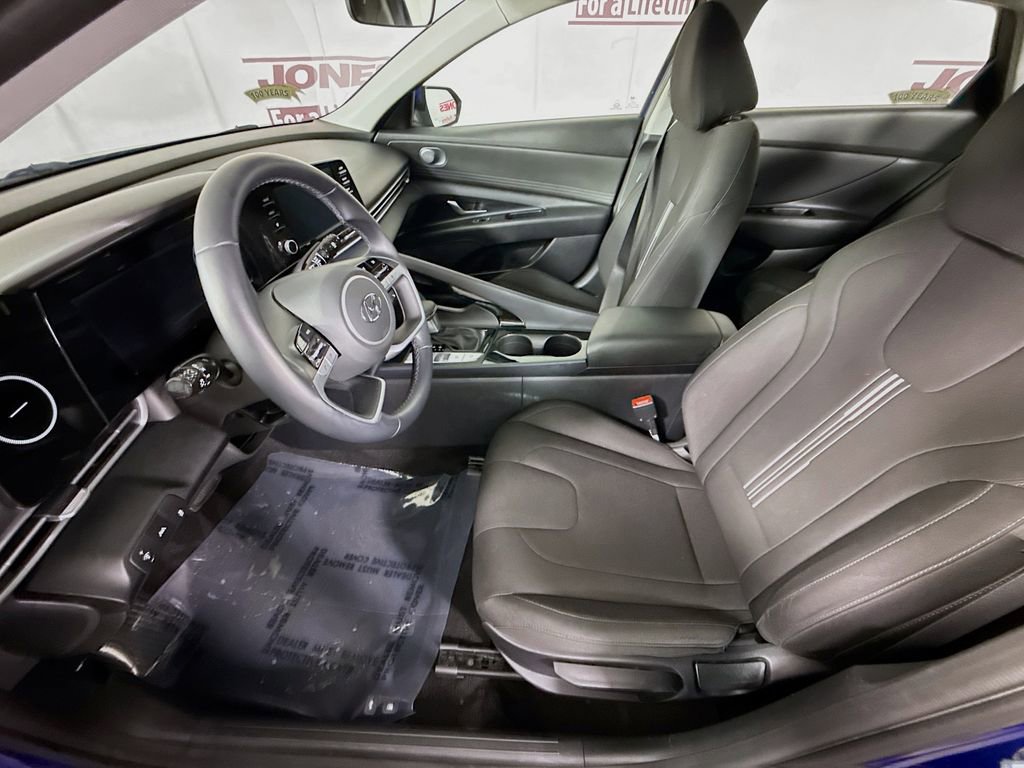 Certified 2021 Hyundai Elantra SEL w/ Convenience Package image 24